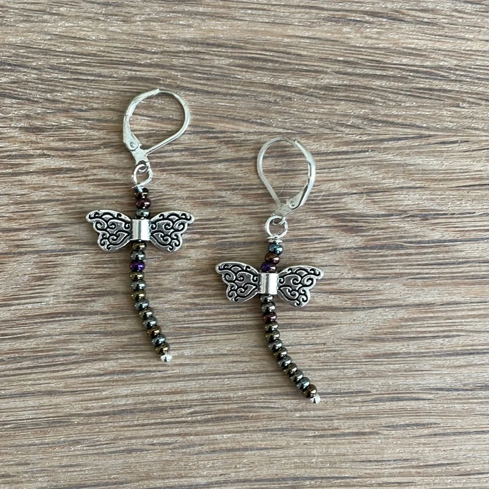 HAND CRAFTED DRAGONFLY EARRINGS Brown Iris Seed Beads Silver Plated Wings